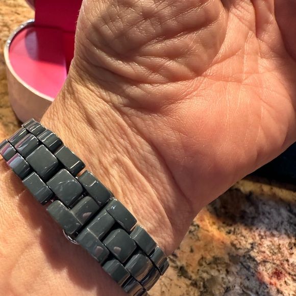 Women’s Watch - Picture 5 of 5